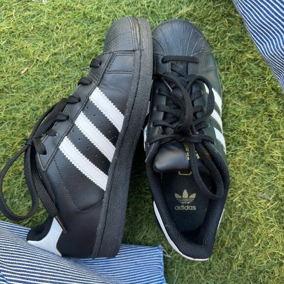 Shelltoe Black Adidas - Picture 10 of 11